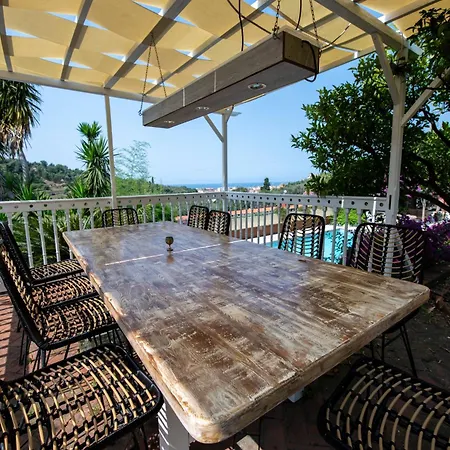 Apartmán 201c - In Villa, Relax Nel Di Lavagna, Giardino E Piscina Condivisa